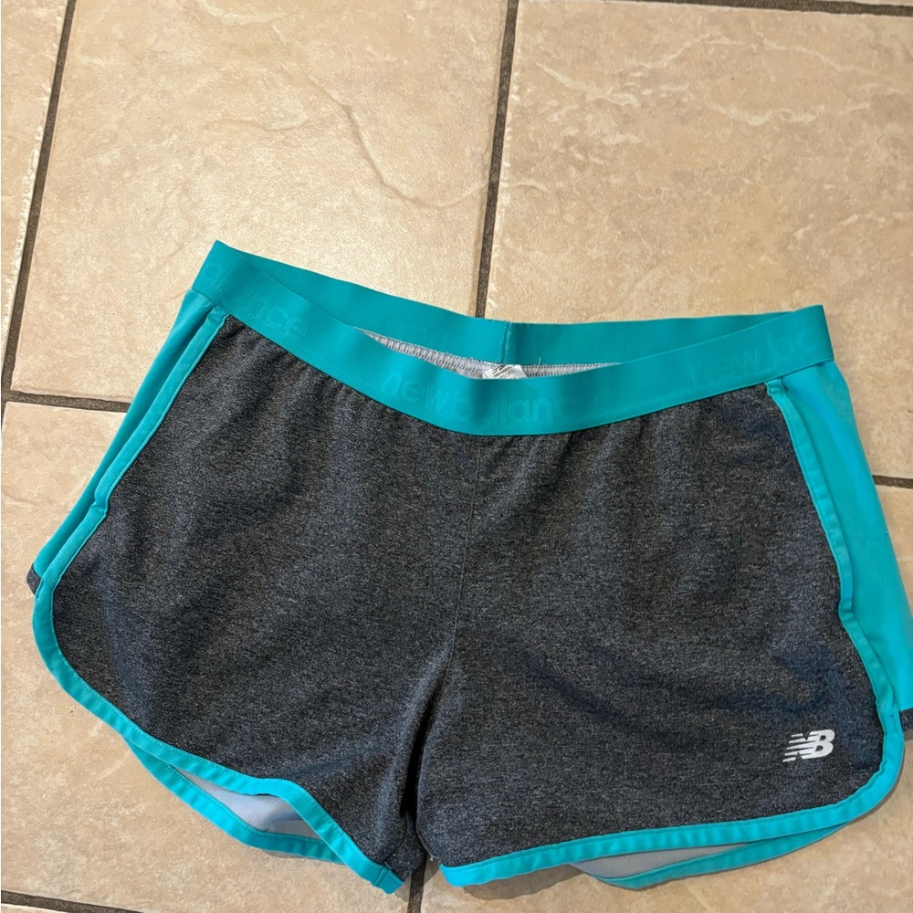 5/&25 New  Balance‎ Women's Gray and Teal Shorts